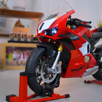 Estrelik | Alloy 1/6 Ducati Corse Panigale V4R Model