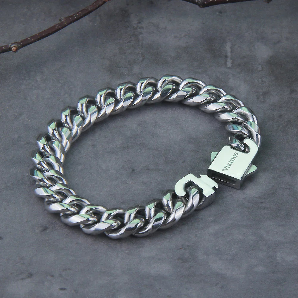 Vikings 316L Stainless Steel Chain Bracelet with Engraved Clasp