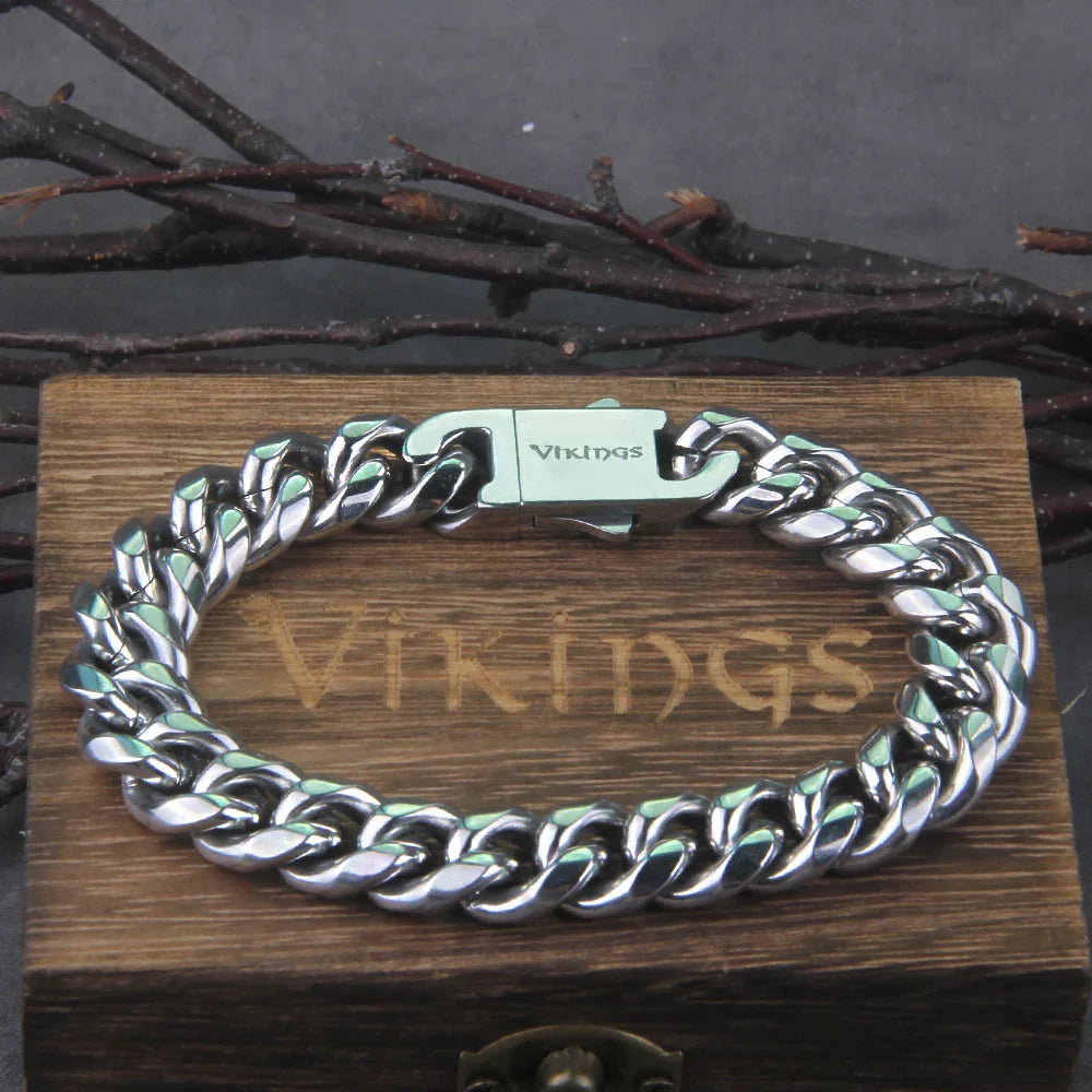 Vikings 316L Stainless Steel Chain Bracelet with Engraved Clasp