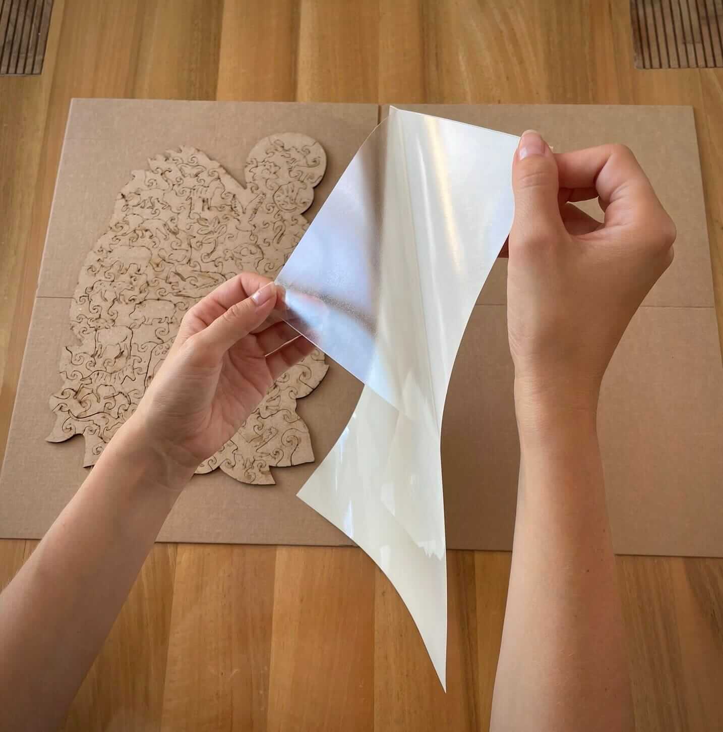 Kit Conservador Rompecabezas Lubiwood: Pegamento, Adhesivos, Cartones para Exhibir Obras