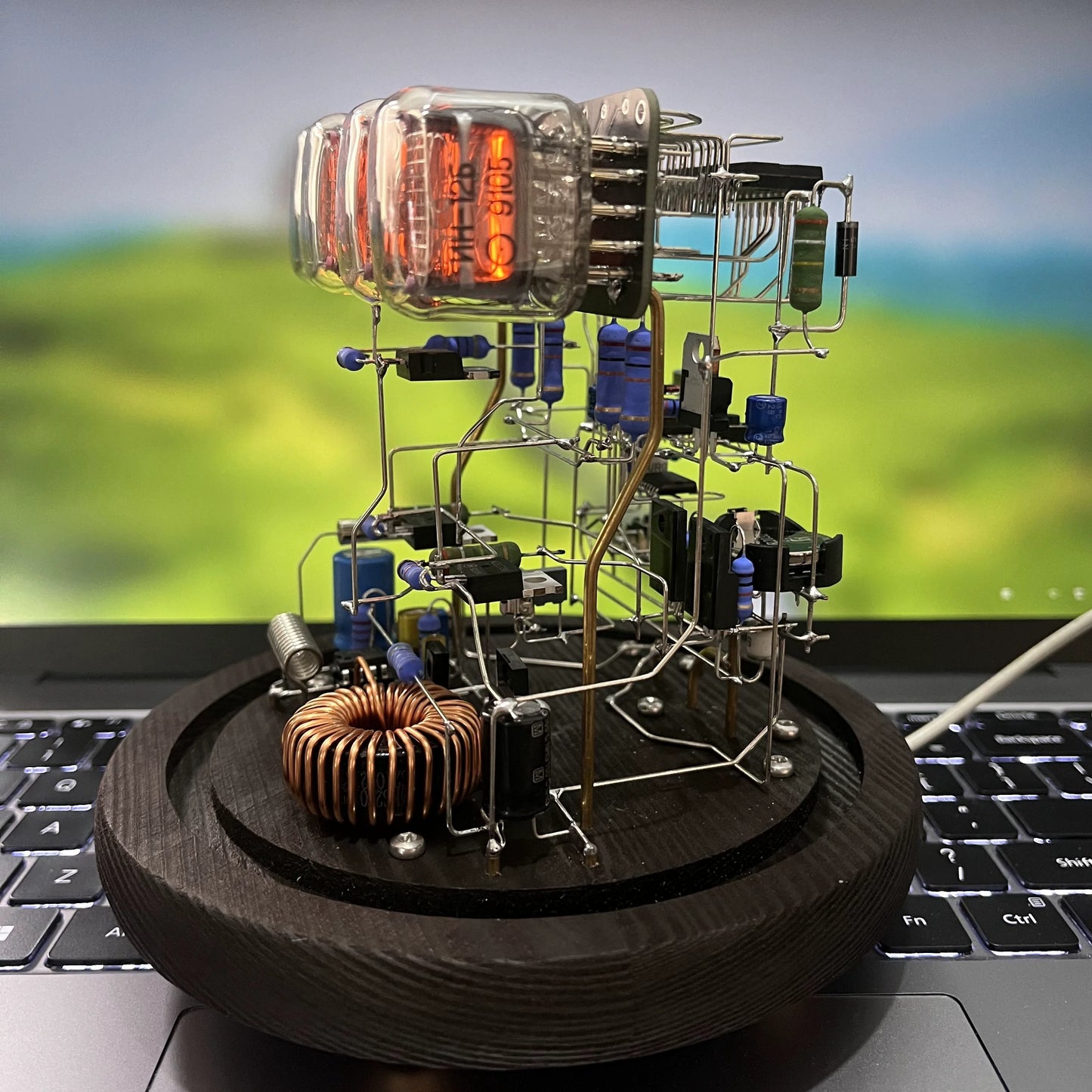 Estrelik™ | DIY CyberGlow IN12 Nixie Tube Desktop Clock