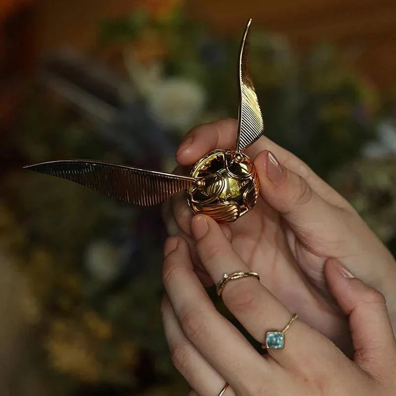 Estrelik™ | Magical Harry Potter Golden Snitch Ring Box