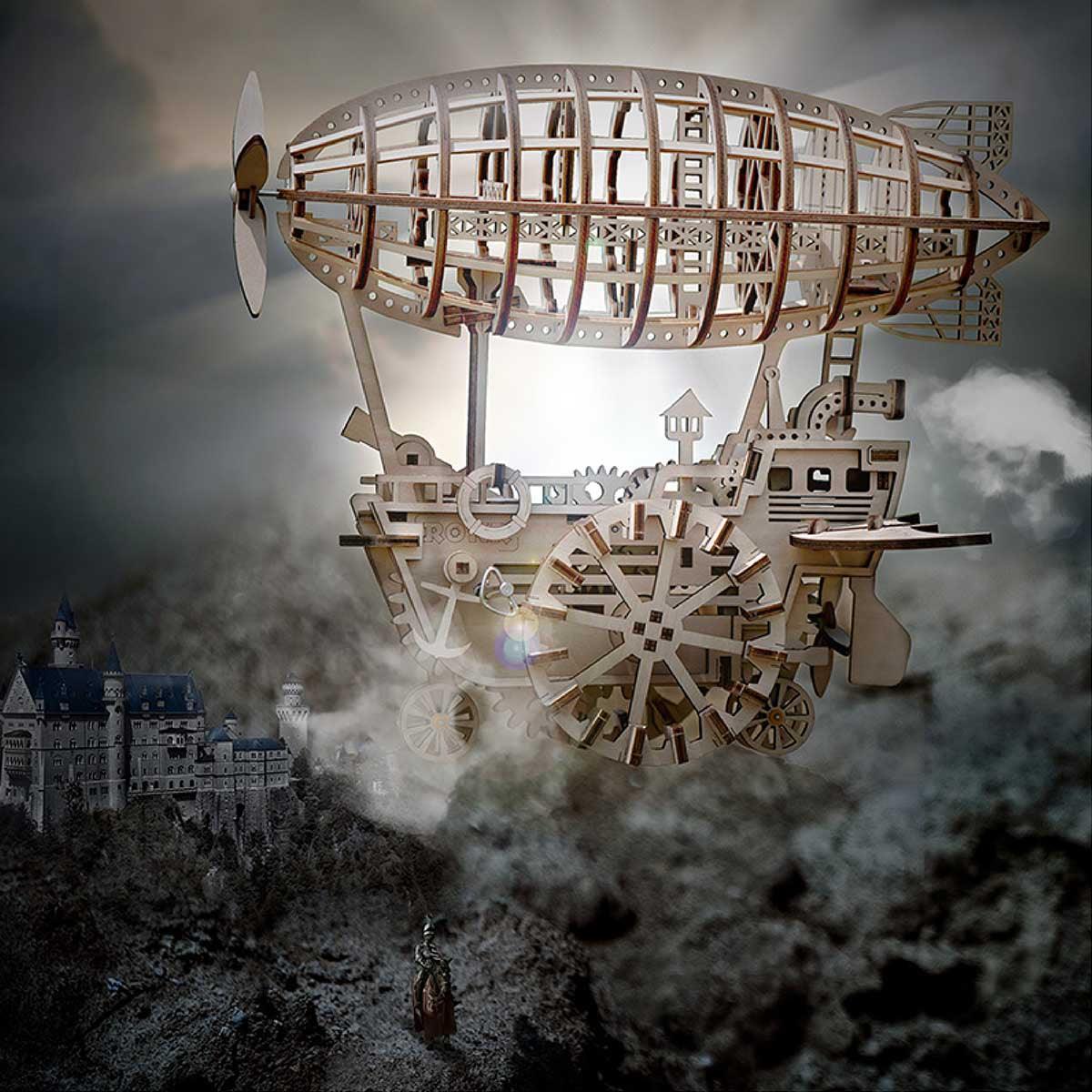 Estrelik™ | Celestial Navigator - Mechanical Steampunk Airship Model