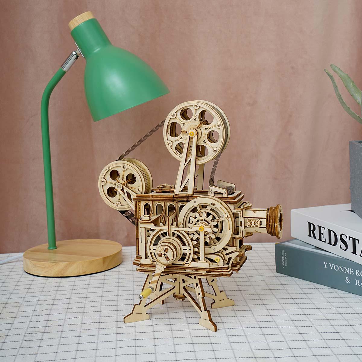 Estrelik™ | Vintage Vitascope - DIY Wooden Movie Projector
