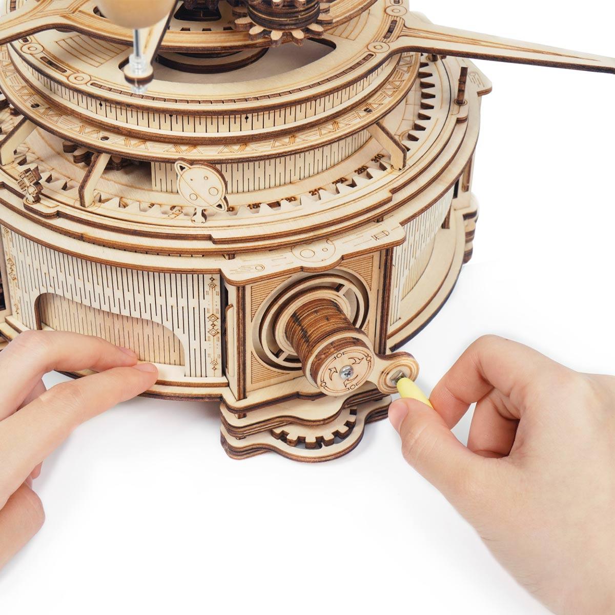 Estrelik™ | Celestial Explorer Mechanical Orrery
